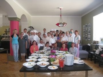 Viesistabā Kazarmās viesojas jaunie pavāri (+Foto)